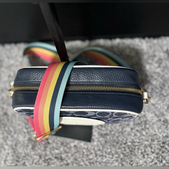 COACH DEMPSEY CAMERA BAG IN SIGNATURE JACQUARD WITH PATCH - Picture 10 of 12